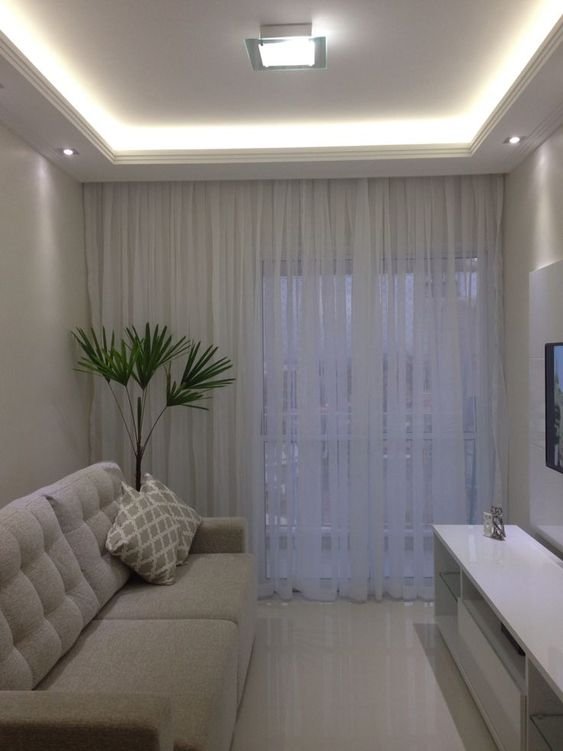 7 Fotos de Salas com Sanca para Inspirar Você 13 A sanca é uma excelente opção para decorar e iluminar a sala.