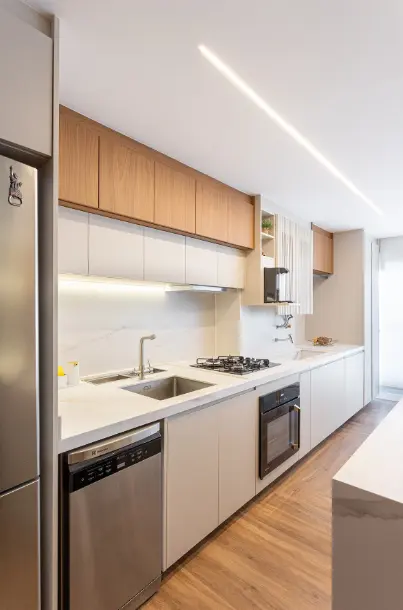 Altura de Bancada de Cozinha: 3 Dicas para Definir a Medida Ideal 7 Forno, micro-ondas e frigobar embutidos nas bancadas de cozinha.