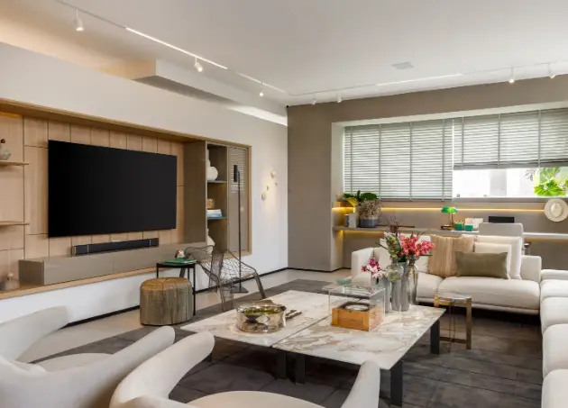 3 Dicas para TV na Parede: Altura Ideal e Decoração 6 Loft Zéfiro tem ambientes arejados e elegantes – Projeto: Patricia Hagobian | Foto: João Paulo Oliveira