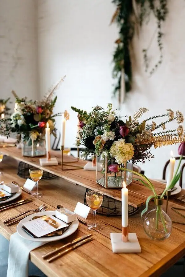 Bodas de Pérola: +30 Ideias para Decorar e Celebrar o Casamento de 30 Anos 8 Decoração simples e rústica para bodas de pérola – Foto: Portal das Noivas