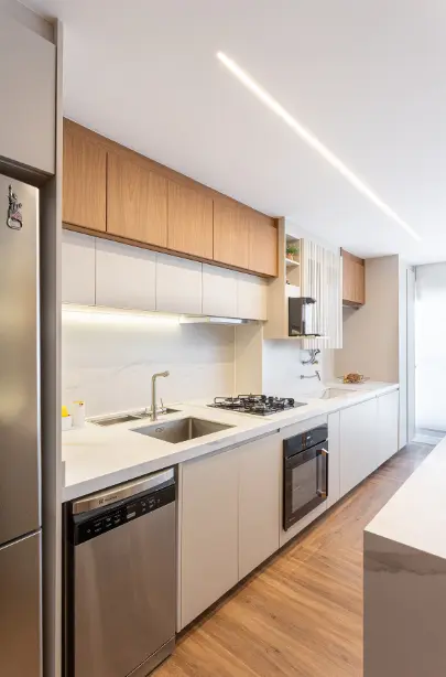 3 Ideias Funcionais para Montar uma Cozinha Completa 4 Cozinha americana completa: coifa é essencial para absorver fumaça e odores, preservando a qualidade do ar.