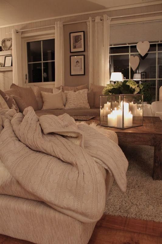 Prepare a Casa para o Inverno com 5 Dicas Essenciais 7 Sala em cores neutras com sofá e manta