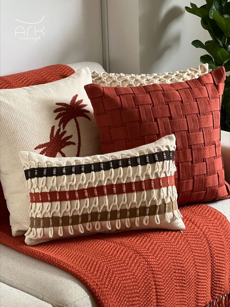 Prepare a Casa para o Inverno com 5 Dicas Essenciais 8 Almofadas em tons terrosos