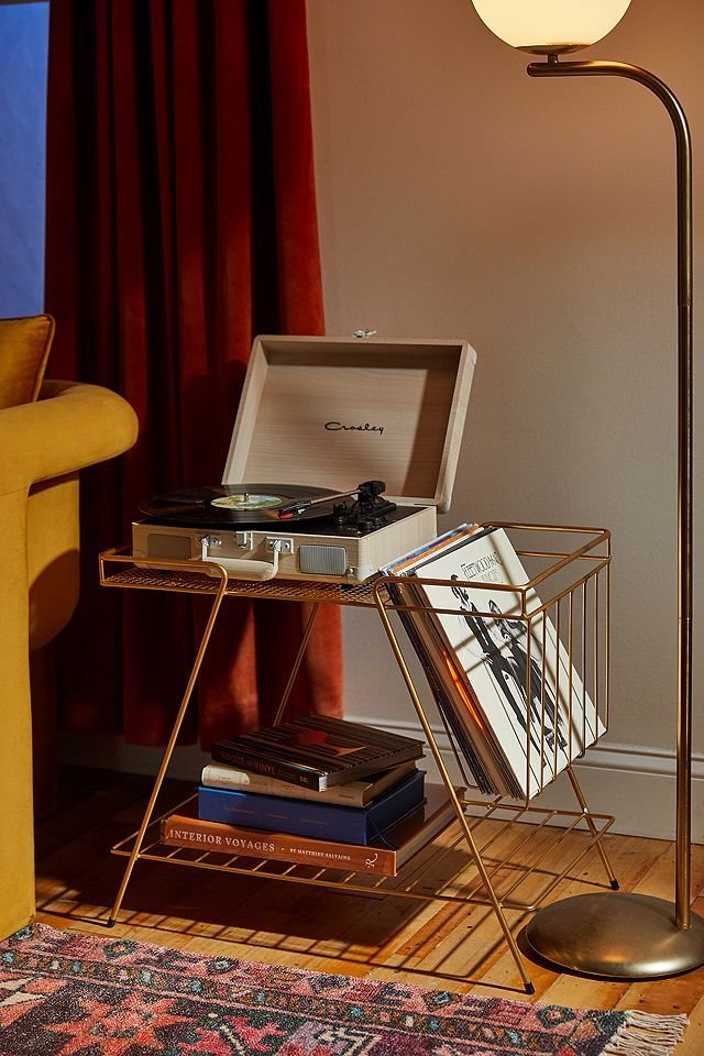 5 Ideias para Usar Vinil na Decoração 7 Estrutura em metal para discos