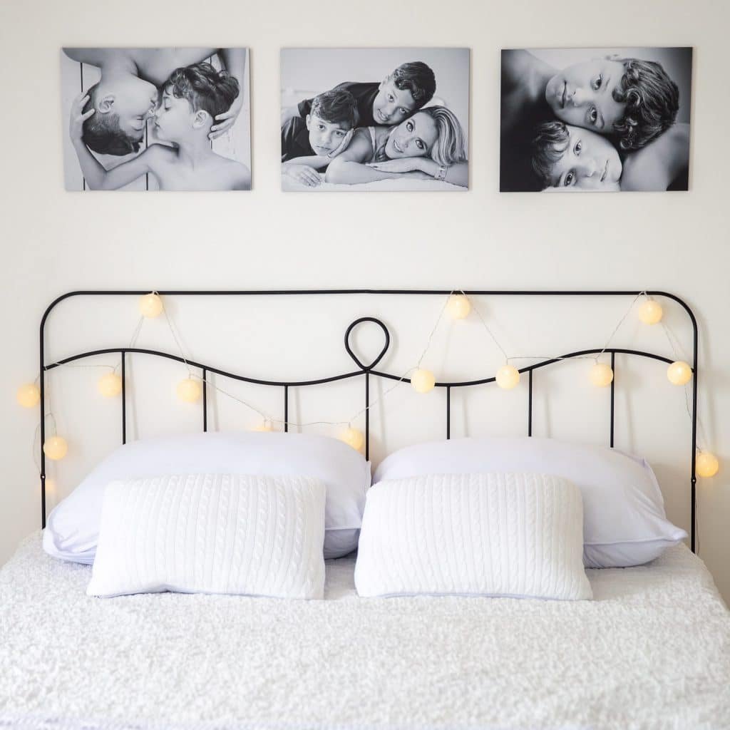 5 Dicas para Transformar Memórias em Arte na Decoração 3 Divulgação/Faz com foto Fotos em preto e branco trazem elegância