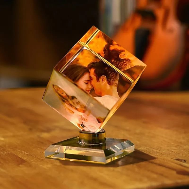 5 Dicas para Transformar Memórias em Arte na Decoração 9 Reprodução/Pinterest Galeria na escada