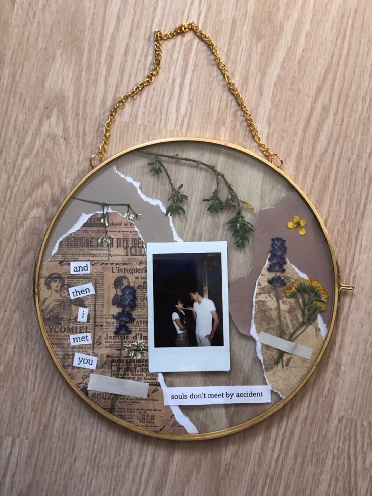 4 Maneiras Diferentes e Criativas de Decorar com Fotos 5 Foto em um bastidor decorativo.