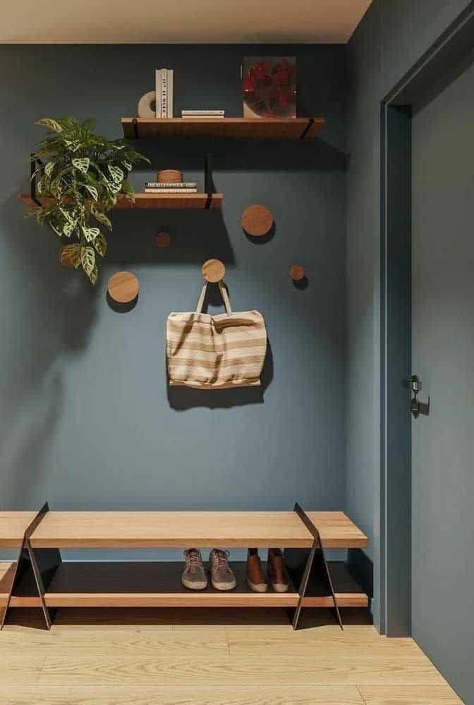 Armazenamento Criativo: 7 Soluções Práticas para Cada Cômodo 4 Suporte para bolsas e casacos no hall de entrada