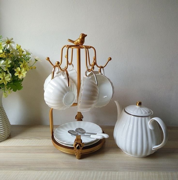 Transforme a Hora do Chá com 5 Dicas de Decoração Encantadora 2 Louça branca em porcelana