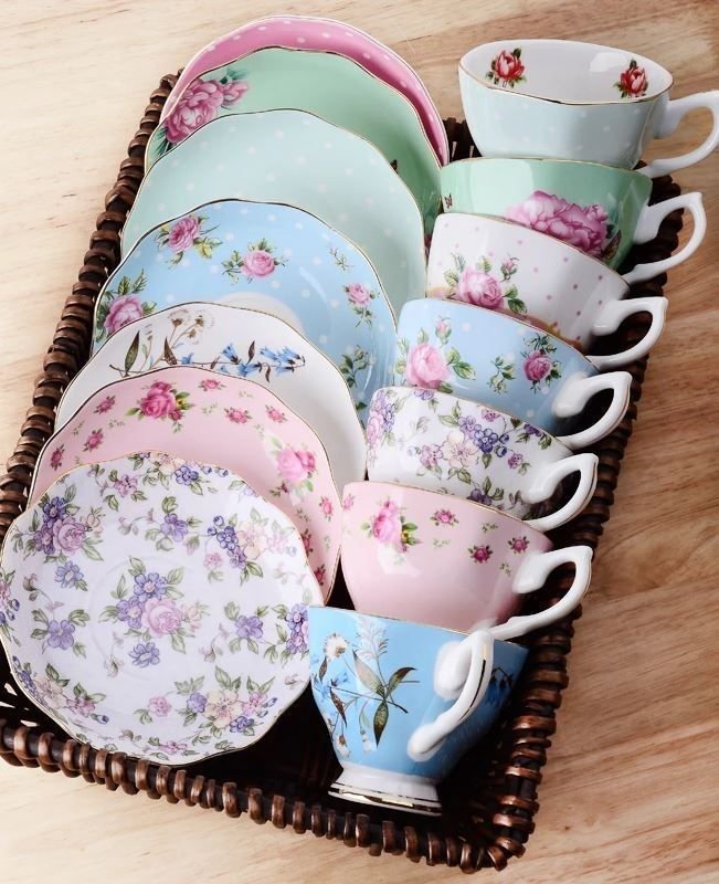 Transforme a Hora do Chá com 5 Dicas de Decoração Encantadora 4 Conjunto de xícaras e pires para chá