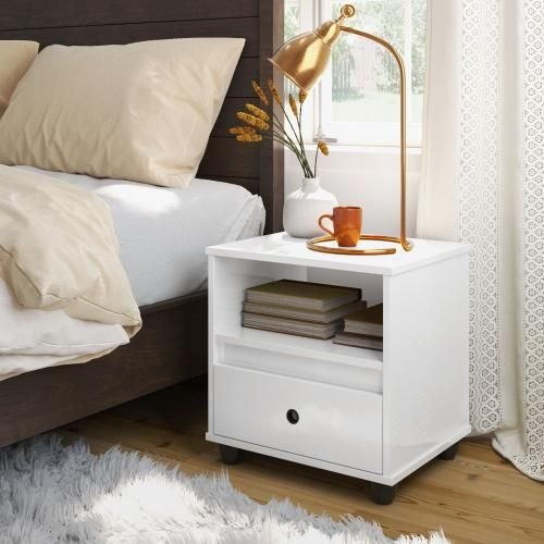 5 Coisas que Você Precisa Saber Sobre Mesa de Cabeceira 4 Quarto de casal em cores claras com cabeceira de mesa com gavetas