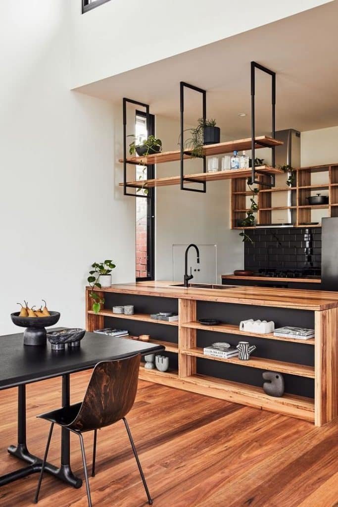 5 Maneiras de Usar a Tendência do Metal na Decoração 3 Mesa, cadeiras e prateleira suspensa em metal