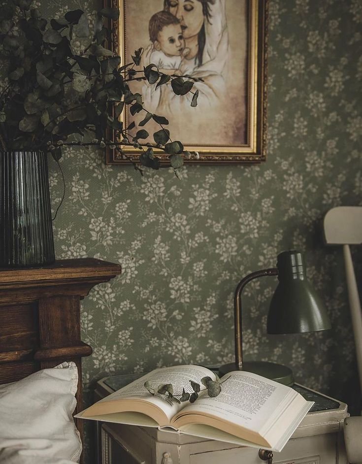 5 Maneiras de Usar Móveis Vintage na Decoração Atual 7 Papel de parede com flores