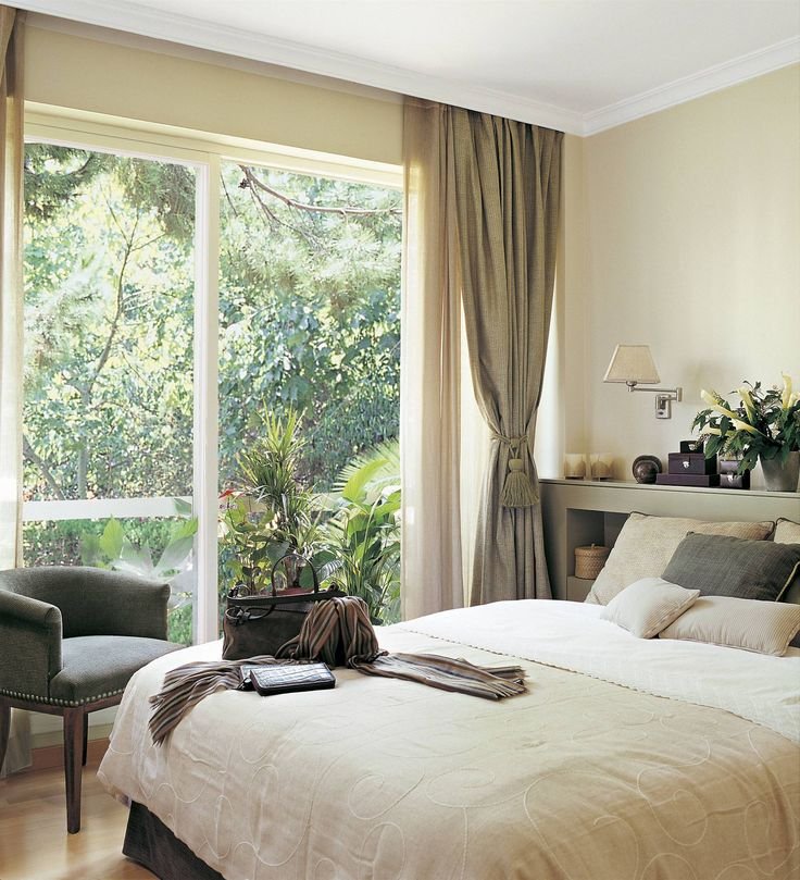 5 Dicas para um Quarto de Casal Clean e Elegante 9 Quarto de casal com cortinas cinza claro