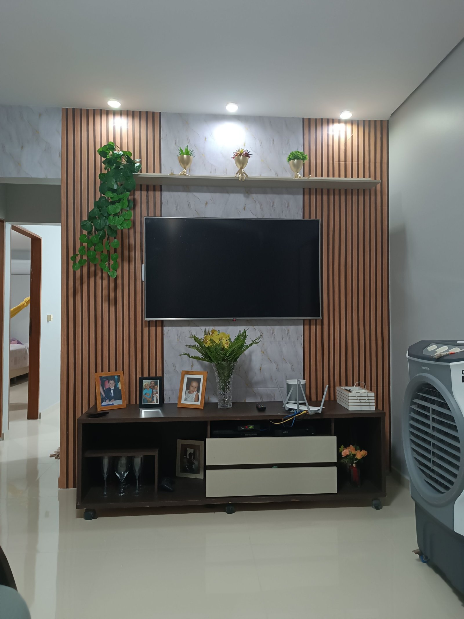 3 Ideias de Decoração de Parede da TV para Salas Pequenas
