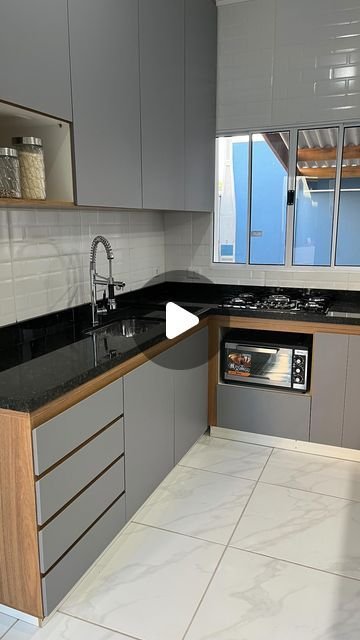 7 Cozinhas Modernas Pretas para Ambientes Pequenos 5 7 Cozinhas Modernas Pretas para Ambientes Pequenos
